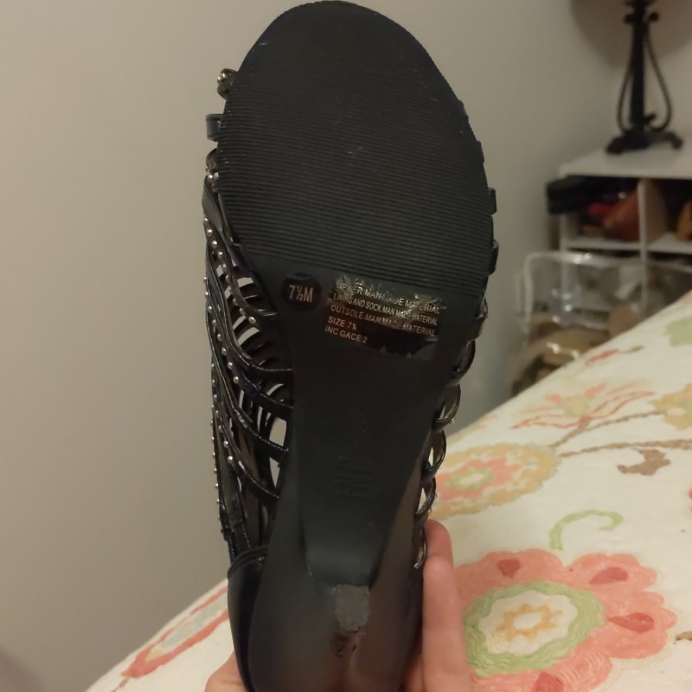Shoes - Picture 3 of 4
